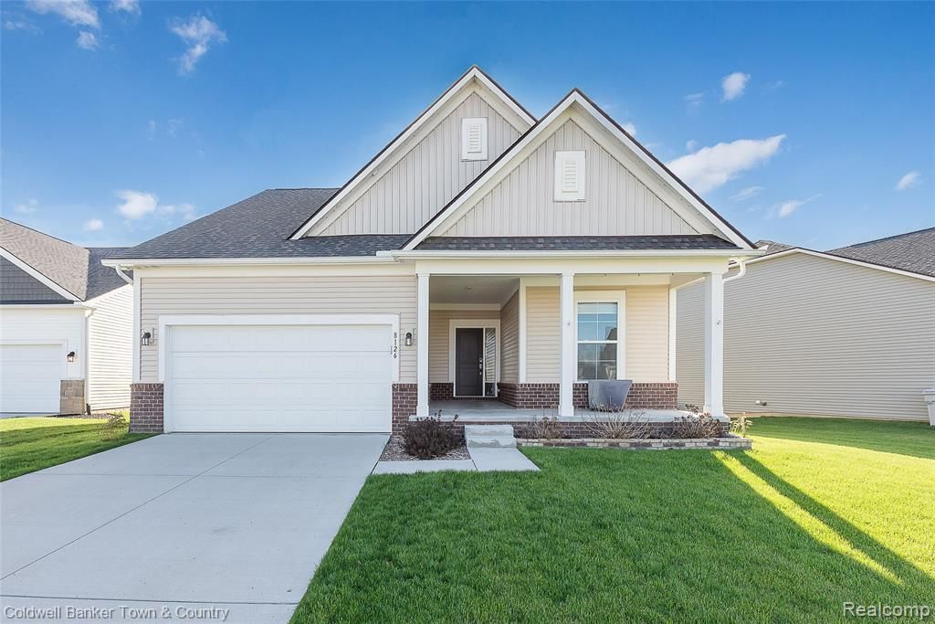 8126 Carston Lane, Brighton, MI 48116