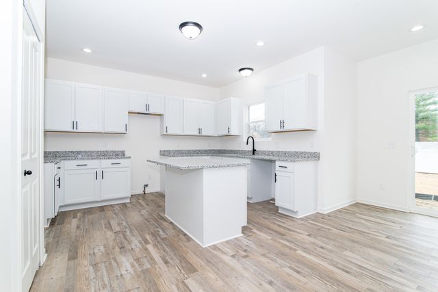 20215 Sunset Avenue, Livonia City, MI 48152