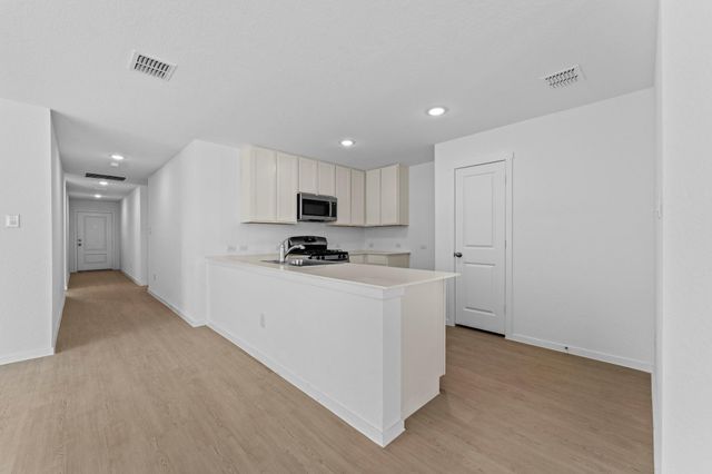 112 Ellendale PL, Fredericksburg, TX 78624