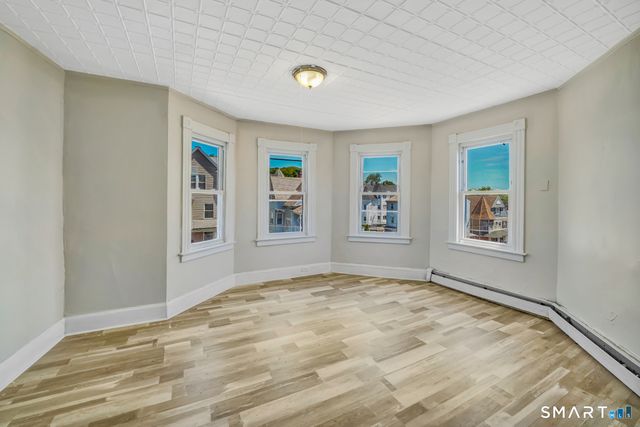 221 Willow Street 3rd Floor, Waterbury, CT 06710