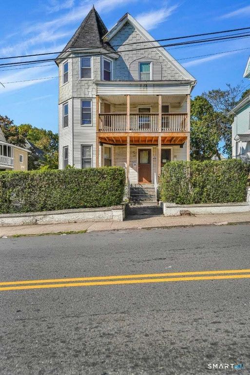 221 Willow Street 3rd Floor, Waterbury, CT 06710