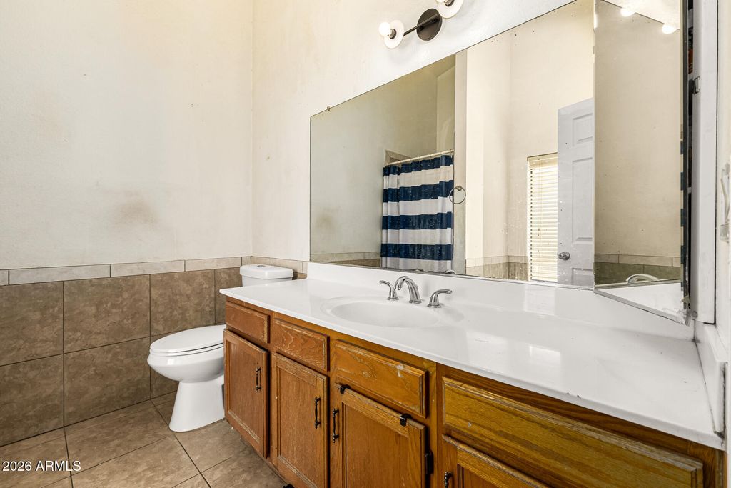 Image 19 of property listing at 8851 W KEIM Drive, Glendale, AZ 85305