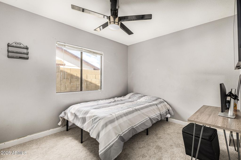 Image 23 of property listing at 8851 W KEIM Drive, Glendale, AZ 85305