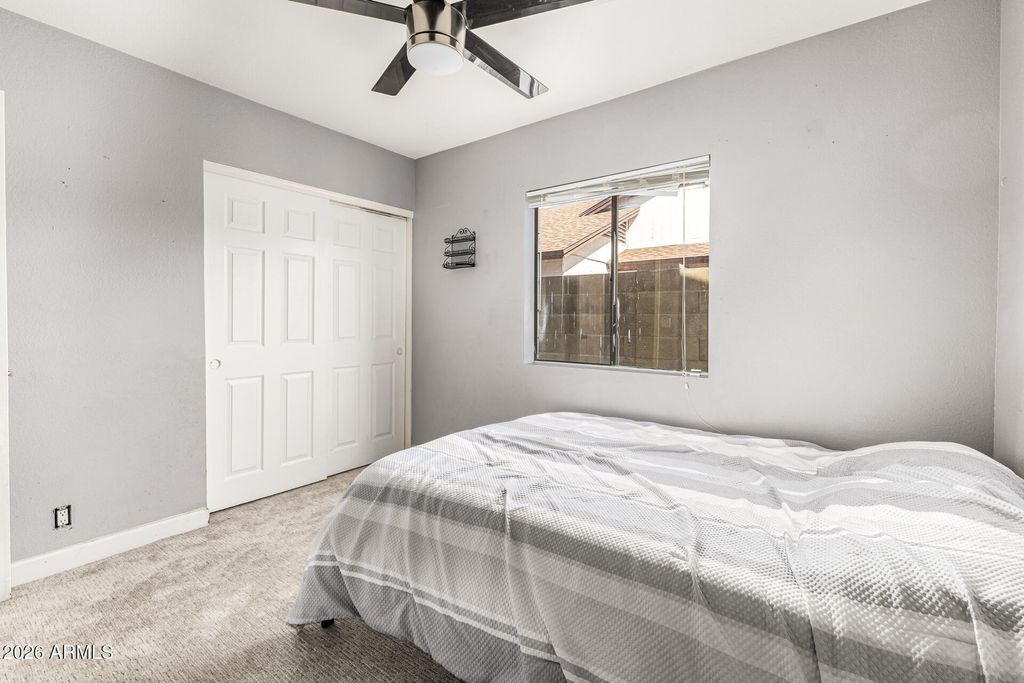 Image 24 of property listing at 8851 W KEIM Drive, Glendale, AZ 85305
