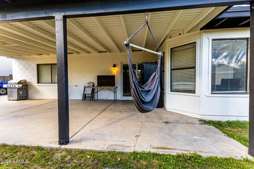 Image 29 of property listing at 8851 W KEIM Drive, Glendale, AZ 85305