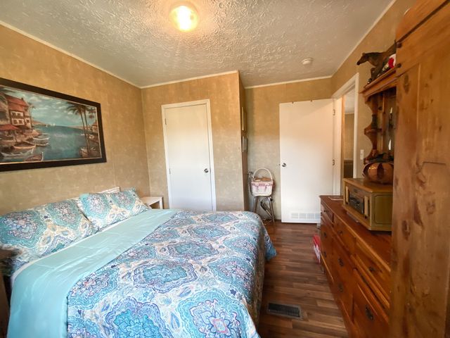 1260 Toy Denny Rd, Bradyville, TN 37026