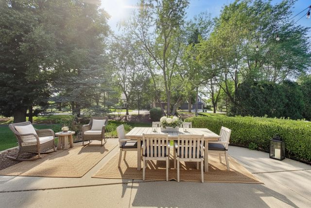 720 Dunhill Drive, Buffalo Grove, IL 60089