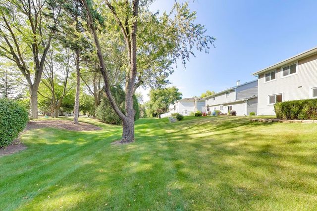 720 Dunhill Drive, Buffalo Grove, IL 60089