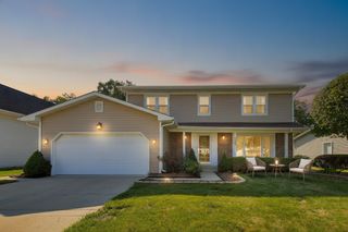 720 Dunhill Drive, Buffalo Grove, IL 60089