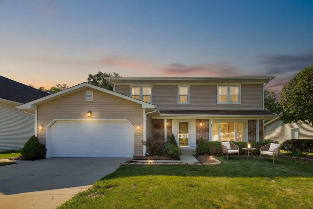 720 Dunhill Drive, Buffalo Grove, IL 60089