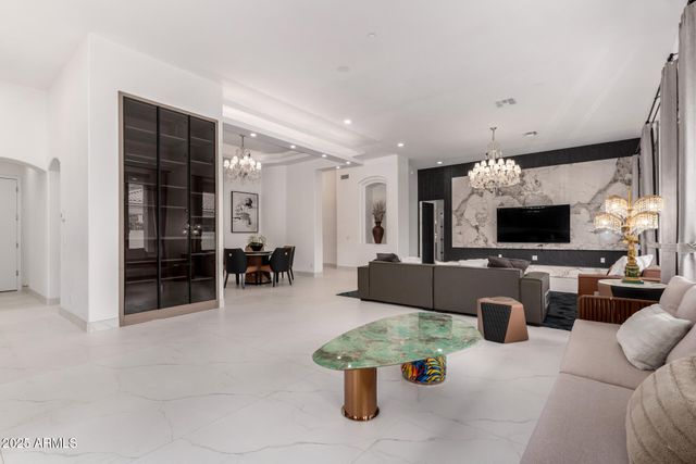 11312 E GREENWAY Road, Scottsdale, AZ 85255