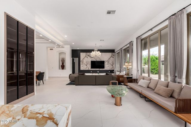 11312 E GREENWAY Road, Scottsdale, AZ 85255