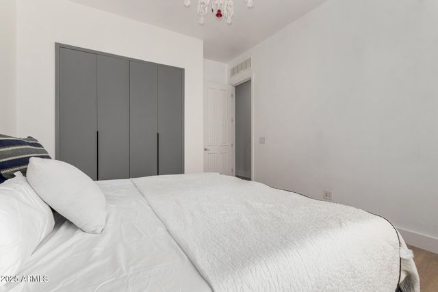 11312 E GREENWAY Road, Scottsdale, AZ 85255