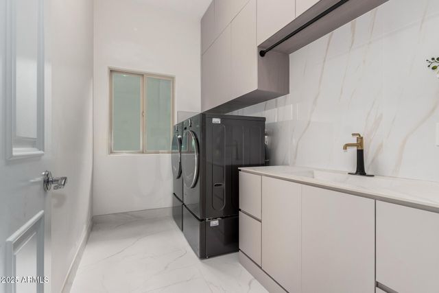 11312 E GREENWAY Road, Scottsdale, AZ 85255