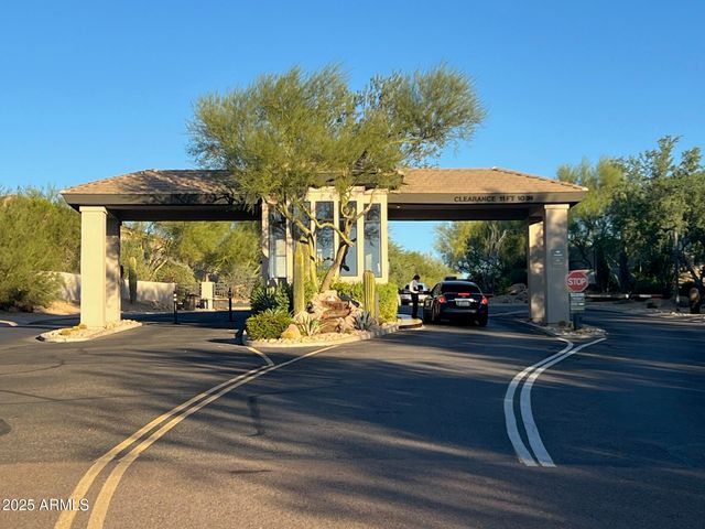 11312 E GREENWAY Road, Scottsdale, AZ 85255