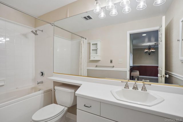 500 Pondside Drive 4L, White Plains, NY 10607