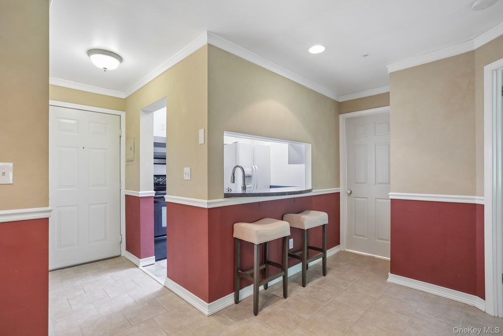 500 Pondside Drive 4L, White Plains, NY 10607 — photo 3