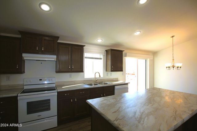 47827 N 40TH Avenue, New River, AZ 85087