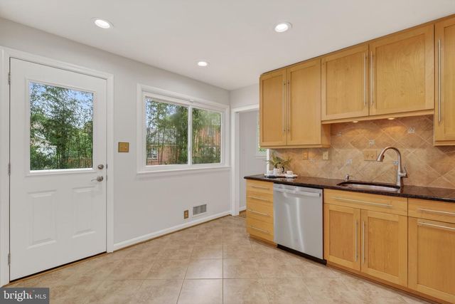 5701 RADNOR CT, Bethesda, MD 20817