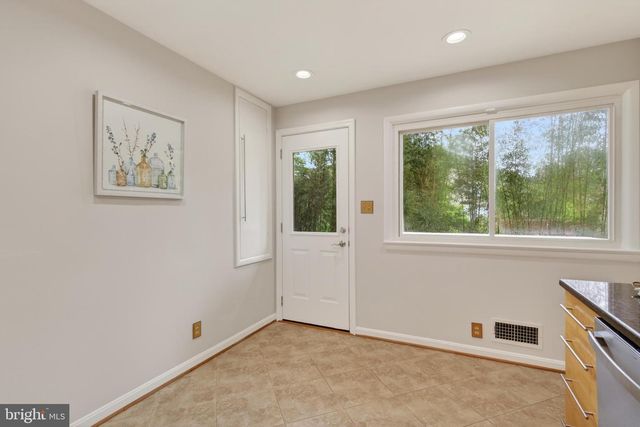 5701 RADNOR CT, Bethesda, MD 20817