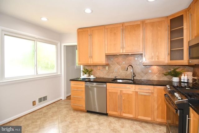 5701 RADNOR CT, Bethesda, MD 20817