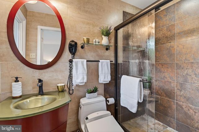 5701 RADNOR CT, Bethesda, MD 20817