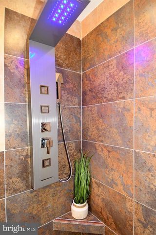 5701 RADNOR CT, Bethesda, MD 20817