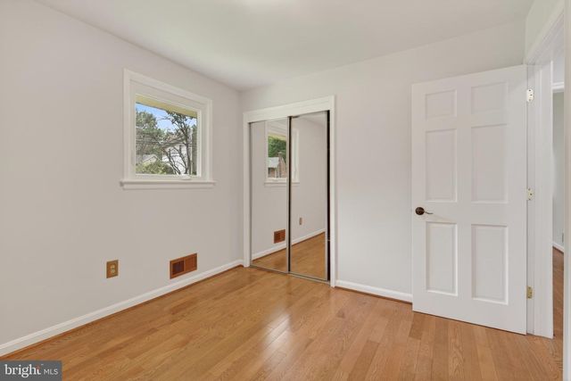 5701 RADNOR CT, Bethesda, MD 20817