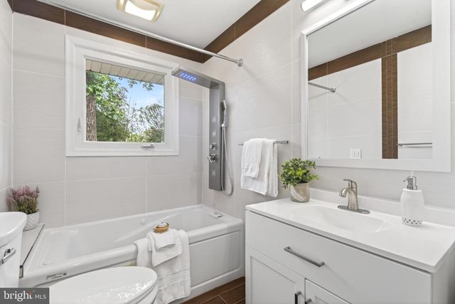 5701 RADNOR CT, Bethesda, MD 20817