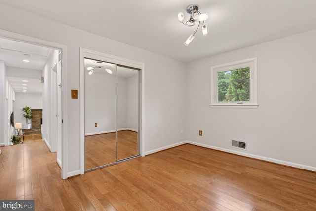 5701 RADNOR CT, Bethesda, MD 20817