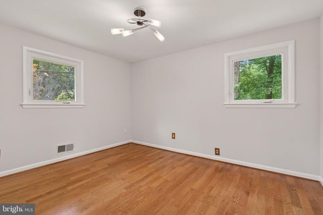 5701 RADNOR CT, Bethesda, MD 20817