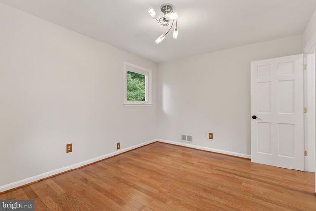 5701 RADNOR CT, Bethesda, MD 20817