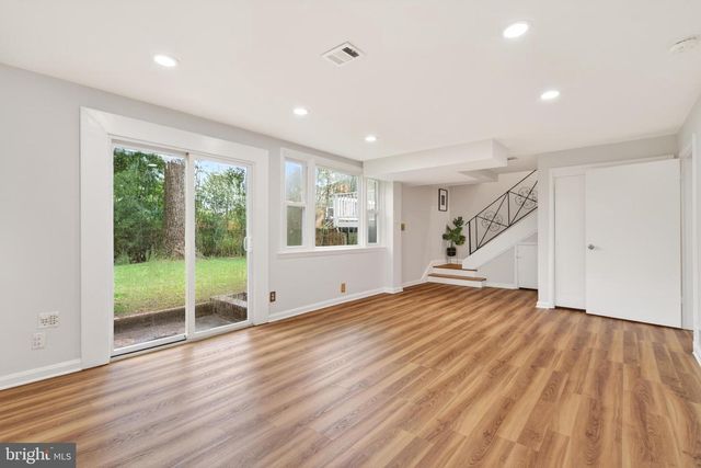 5701 RADNOR CT, Bethesda, MD 20817