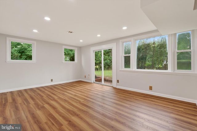 5701 RADNOR CT, Bethesda, MD 20817