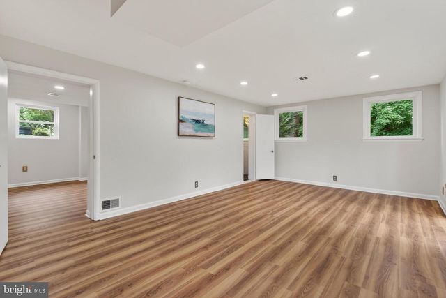 5701 RADNOR CT, Bethesda, MD 20817