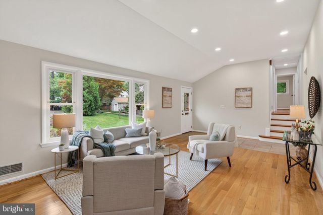 5701 RADNOR CT, Bethesda, MD 20817