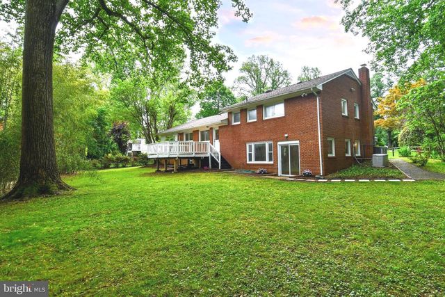 5701 RADNOR CT, Bethesda, MD 20817
