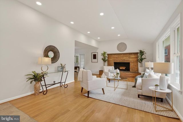 5701 RADNOR CT, Bethesda, MD 20817