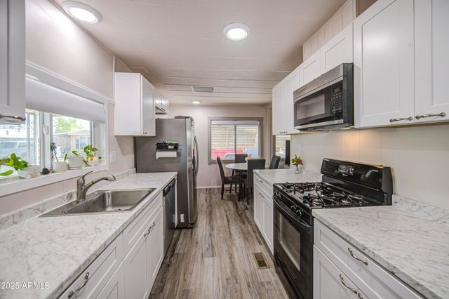 11000 N 91ST Avenue 70, Peoria, AZ 85345