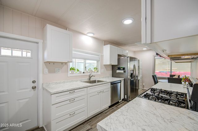 11000 N 91ST Avenue 70, Peoria, AZ 85345