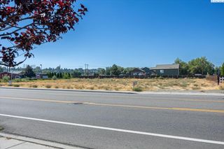 1826 S Washington, Kennewick, WA 99337