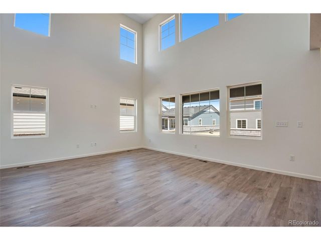 24563 E 34th Ave, Aurora, CO 80019