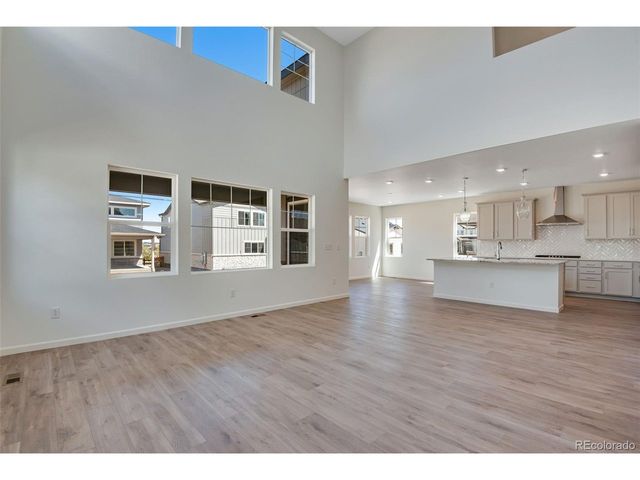 24563 E 34th Ave, Aurora, CO 80019