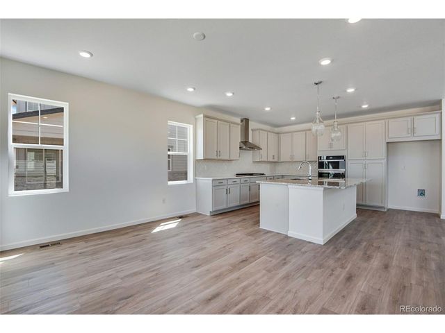 24563 E 34th Ave, Aurora, CO 80019