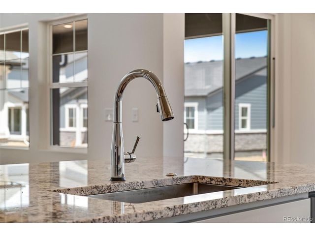 24563 E 34th Ave, Aurora, CO 80019