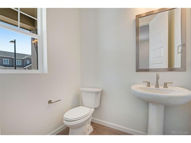 24563 E 34th Ave, Aurora, CO 80019