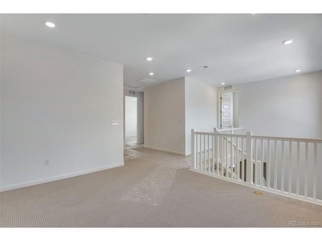 24563 E 34th Ave, Aurora, CO 80019