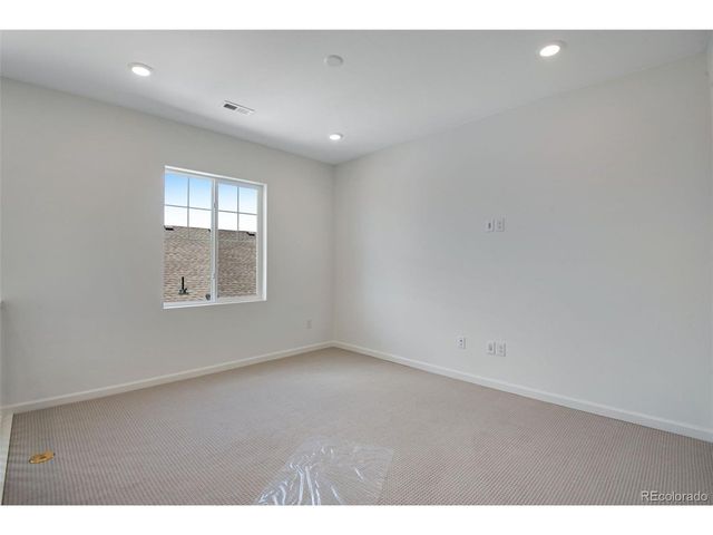 24563 E 34th Ave, Aurora, CO 80019