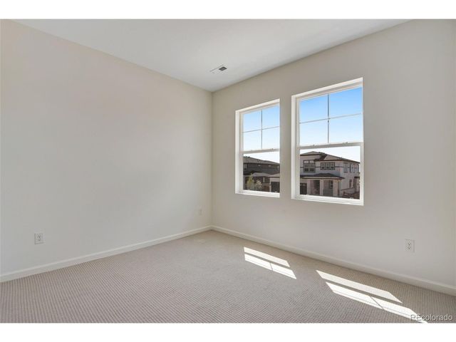 24563 E 34th Ave, Aurora, CO 80019