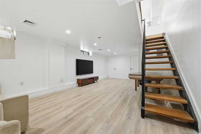 67-38 6th Avenue, Brooklyn, NY 11220
